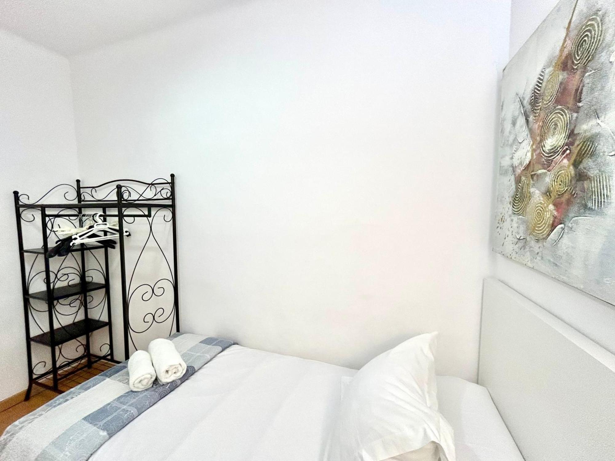 Apartment Carrer D'Olesa Barcelona Zewnętrze zdjęcie